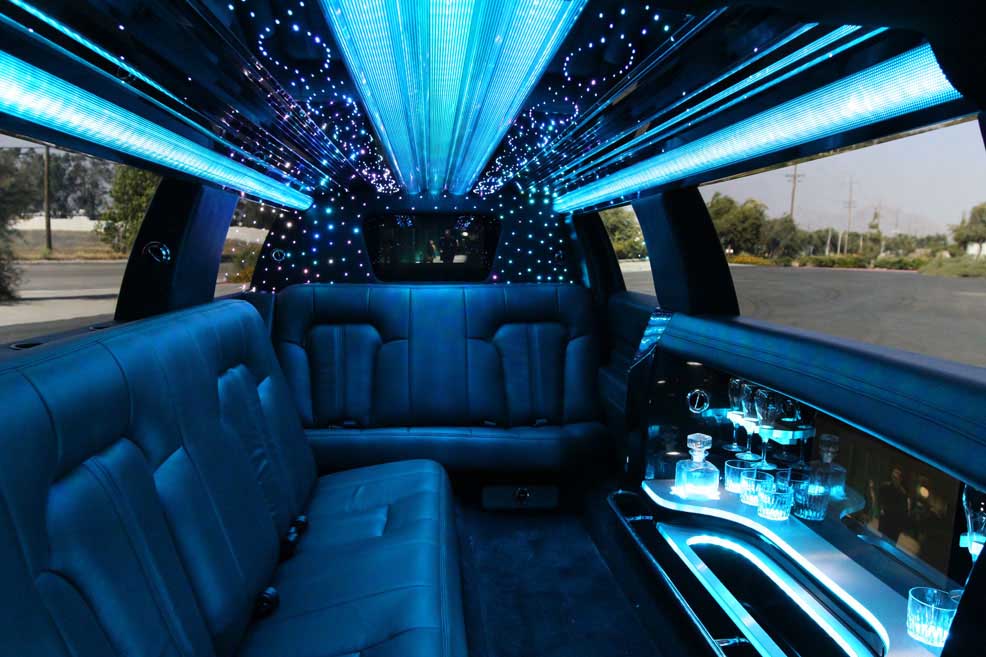 Stretch Limo to and from Chicago Cubs Wrigley Field